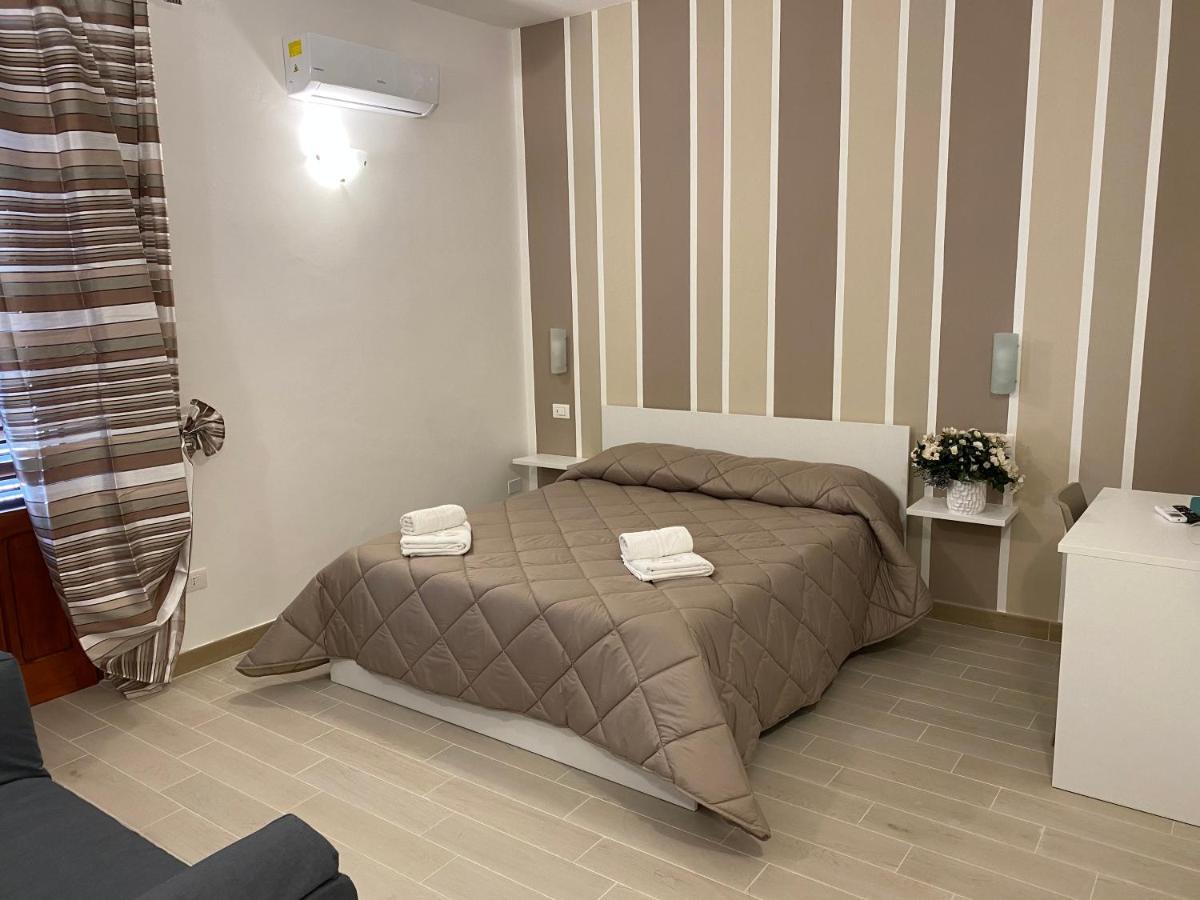 In Centro Rooms Vicino Cefalu Self-Chek-In Кампофеличе ди Рокела Екстериор снимка